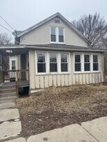 1123 E Cass St in Joliet, IL - Building Photo