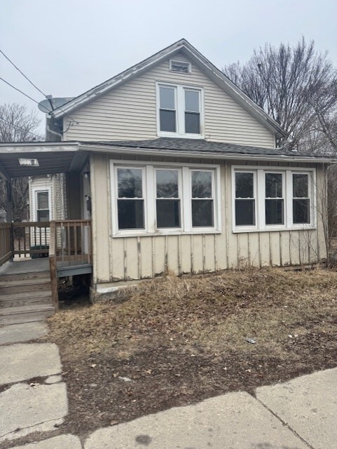 property at 1123 E Cass St