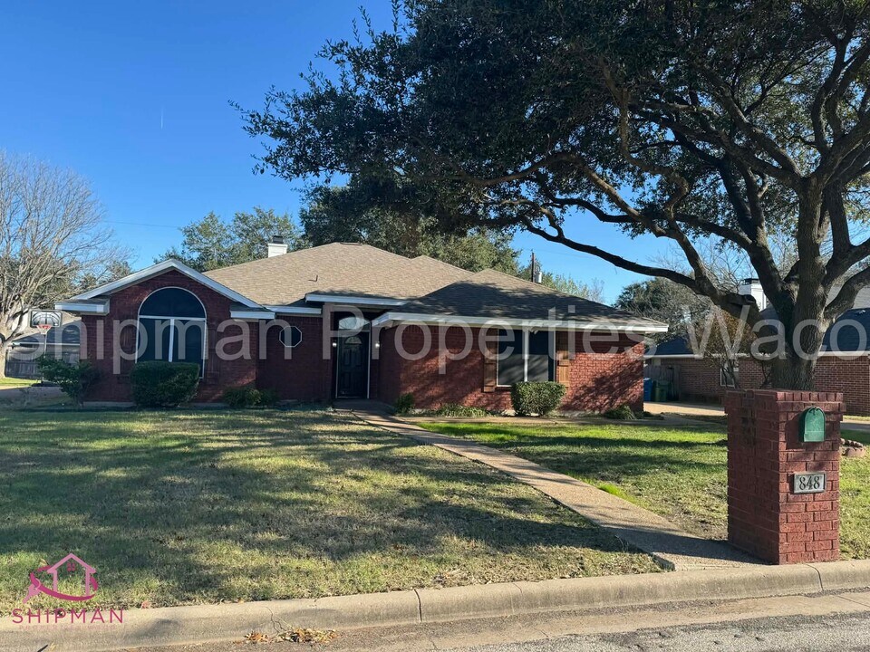 848 Eagles Nest Dr in Hewitt, TX - Building Photo