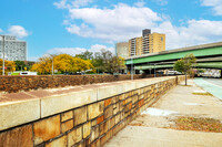 Queens Boulevard Towers in Rego Park, NY - Foto de edificio - Building Photo