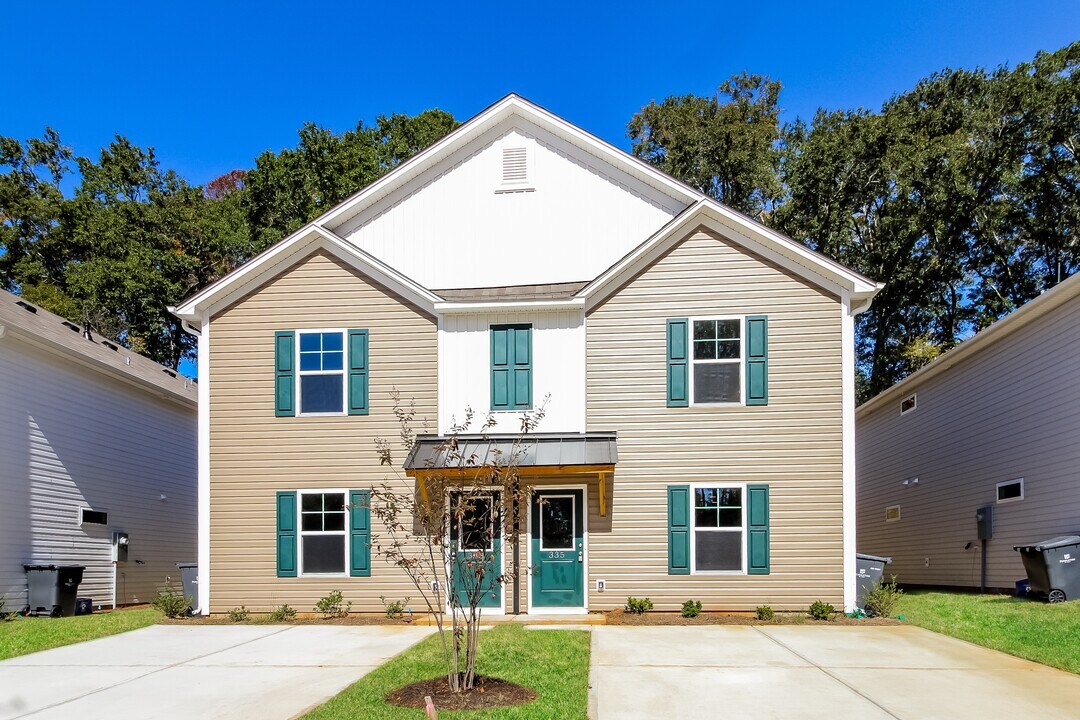 333 Noble Ln in Pendleton, SC - Building Photo