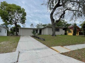 4113 E Okara Rd in Tampa, FL - Building Photo