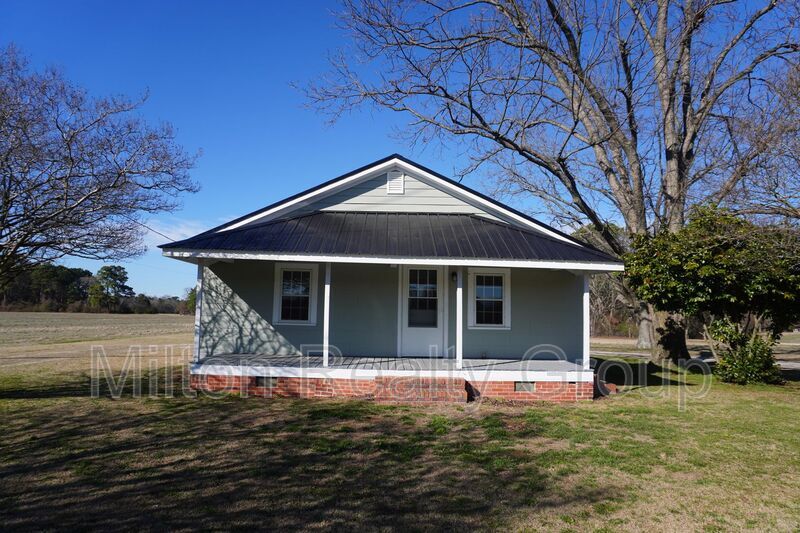 2577 Jonesboro Rd in Dunn, NC - Building Photo