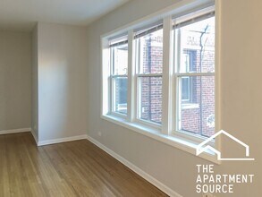 3710 N Sheffield Ave, Unit 405 in Chicago, IL - Foto de edificio - Building Photo