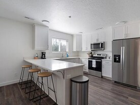 380 Utah Ave in Hildale, UT - Building Photo