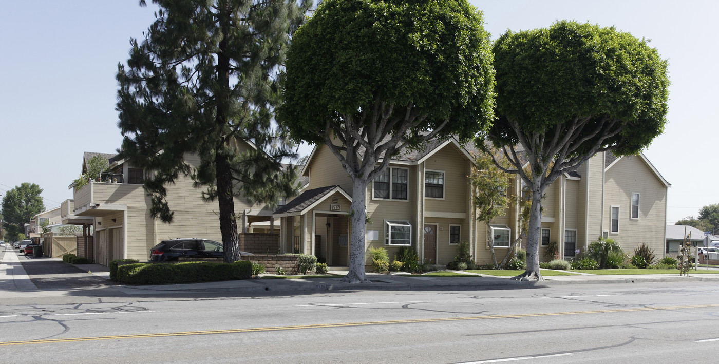 Fullerton Cove Apartments in Fullerton, CA - Building Photo