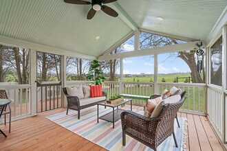 50 River Oaks Dr SW in Euharlee, GA - Foto de edificio - Building Photo