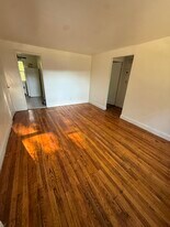 26A Carolyn Ter in Roselle, NJ - Building Photo