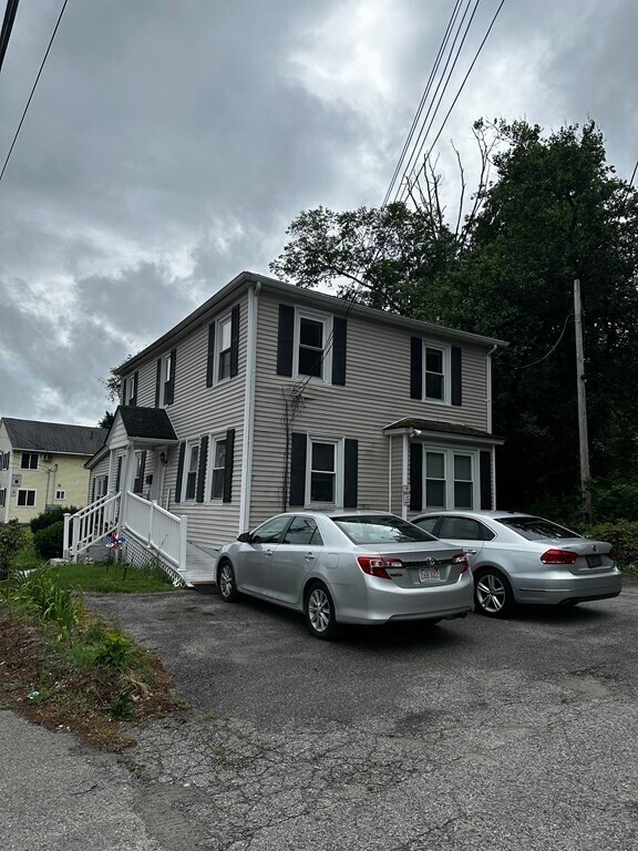 1230 Grafton St, Unit 2 in Worcester, MA - Building Photo - Building Photo
