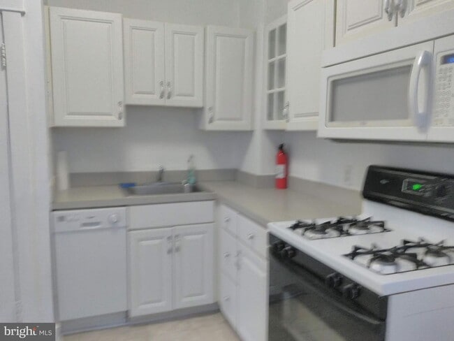 420 Victoria St in Glassboro, NJ - Building Photo - Building Photo