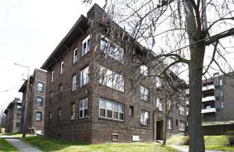 5846 Alderson St in Pittsburgh, PA - Building Photo - Building Photo