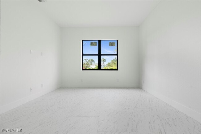 3173 Sunshine Blvd N in Lehigh Acres, FL - Building Photo - Building Photo