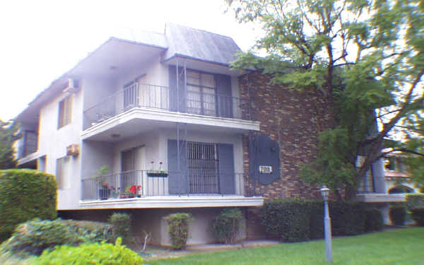 703-719 E California Blvd in Pasadena, CA - Building Photo - Building Photo