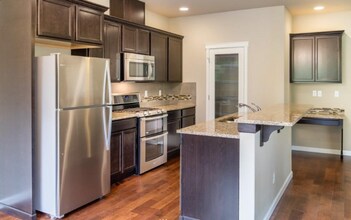 2427 Puget Sound Blvd in Bremerton, WA - Building Photo - Building Photo