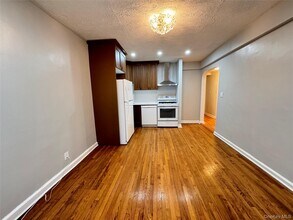 85-16 Little Neck Pkwy in Queens, NY - Building Photo - Building Photo