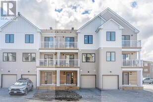 502 Celestine Private in Ottawa, ON - Building Photo