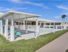 5470 SW 25th Way in Fort Lauderdale, FL - Building Photo - Building Photo