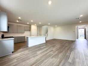 7341 Daly Grv St in Las Vegas, NV - Foto de edificio - Building Photo