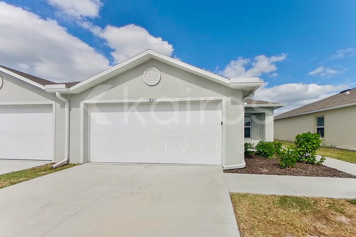 18312 Gibraltar Ln in Lehigh Acres, FL - Foto de edificio