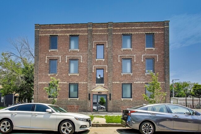 property at 2023 N Drake Ave