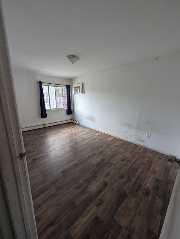 property at 4 Lynn Ct