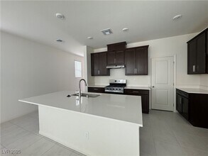 9143 Rivington Ave in Las Vegas, NV - Building Photo - Building Photo