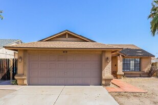 3310 W Rose Garden Ln in Phoenix, AZ - Building Photo