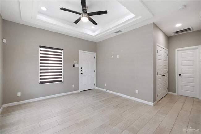 9 N Hester St in Edinburg, TX - Building Photo - Building Photo