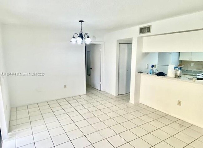 550 NW 114th Ave in Miami, FL - Building Photo - Building Photo
