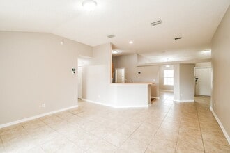 8554 Star Leaf Rd N in Jacksonville, FL - Foto de edificio - Building Photo