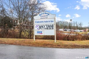 24 Hartford Rd in Salem, CT - Building Photo