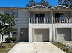 102 Carol Susan Ln in Fort Pierce, FL - Building Photo