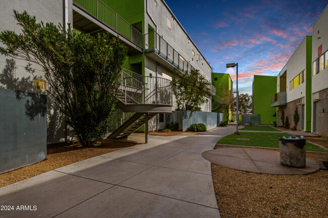 1111 W University Dr in Tempe, AZ - Building Photo - Building Photo