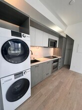 988 G St in San Diego, CA - Building Photo - Building Photo