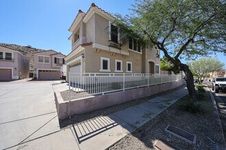 337 W Mountain Sage Dr in Phoenix, AZ - Building Photo - Building Photo
