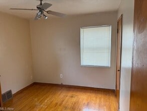 15513 Rockside Rd in Maple Heights, OH - Building Photo - Building Photo