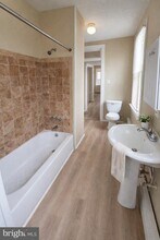 317 E Broad St in Palmyra, NJ - Foto de edificio - Building Photo