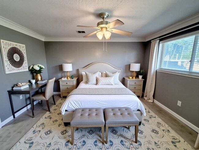 1802 Oaklawn St in Sugar Land, TX - Foto de edificio - Building Photo