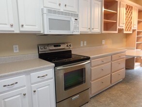 1110 California Dr in Murfreesboro, TN - Foto de edificio - Building Photo