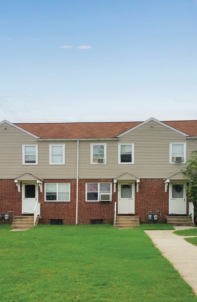 Cedar Knolls in Paulsboro, NJ - Foto de edificio - Building Photo