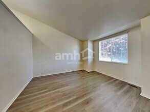 68 E 350 S in Clearfield, UT - Foto de edificio - Building Photo