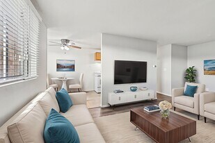 Charlton Terrace in West St. Paul, MN - Building Photo