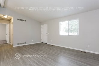 4895 S Pagosa Cir in Aurora, CO - Building Photo - Building Photo