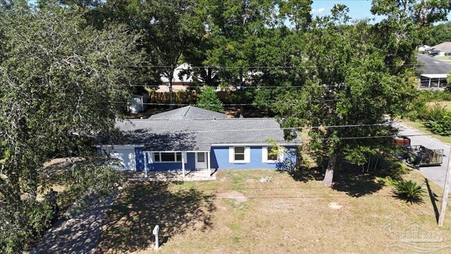 5455 Westwood Dr in Milton, FL - Building Photo - Building Photo