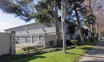 4623 Canoga St Apartments