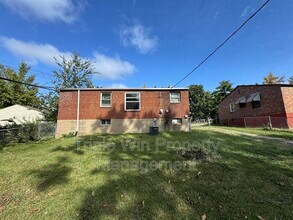 7738 Canton Ave in University City, MO - Building Photo - Building Photo