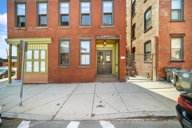 26 Beacon St in Chelsea, MA - Building Photo - Building Photo