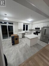 143 Gillespie Dr in Brantford, ON - Building Photo - Building Photo