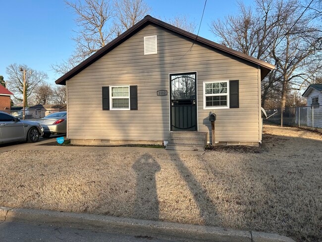 property at 1112 S Lilly St