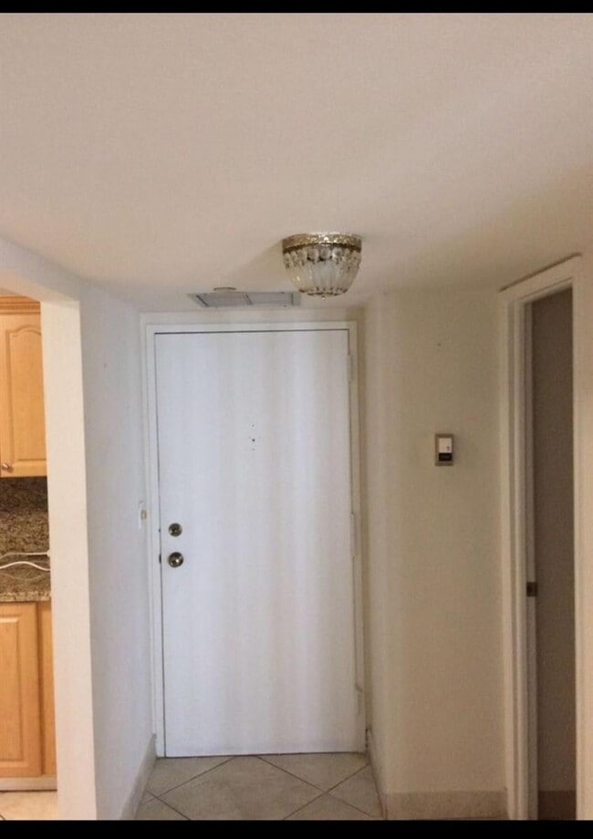 1865 Brickell Ave, Unit A707 in Miami, FL - Building Photo - Building Photo